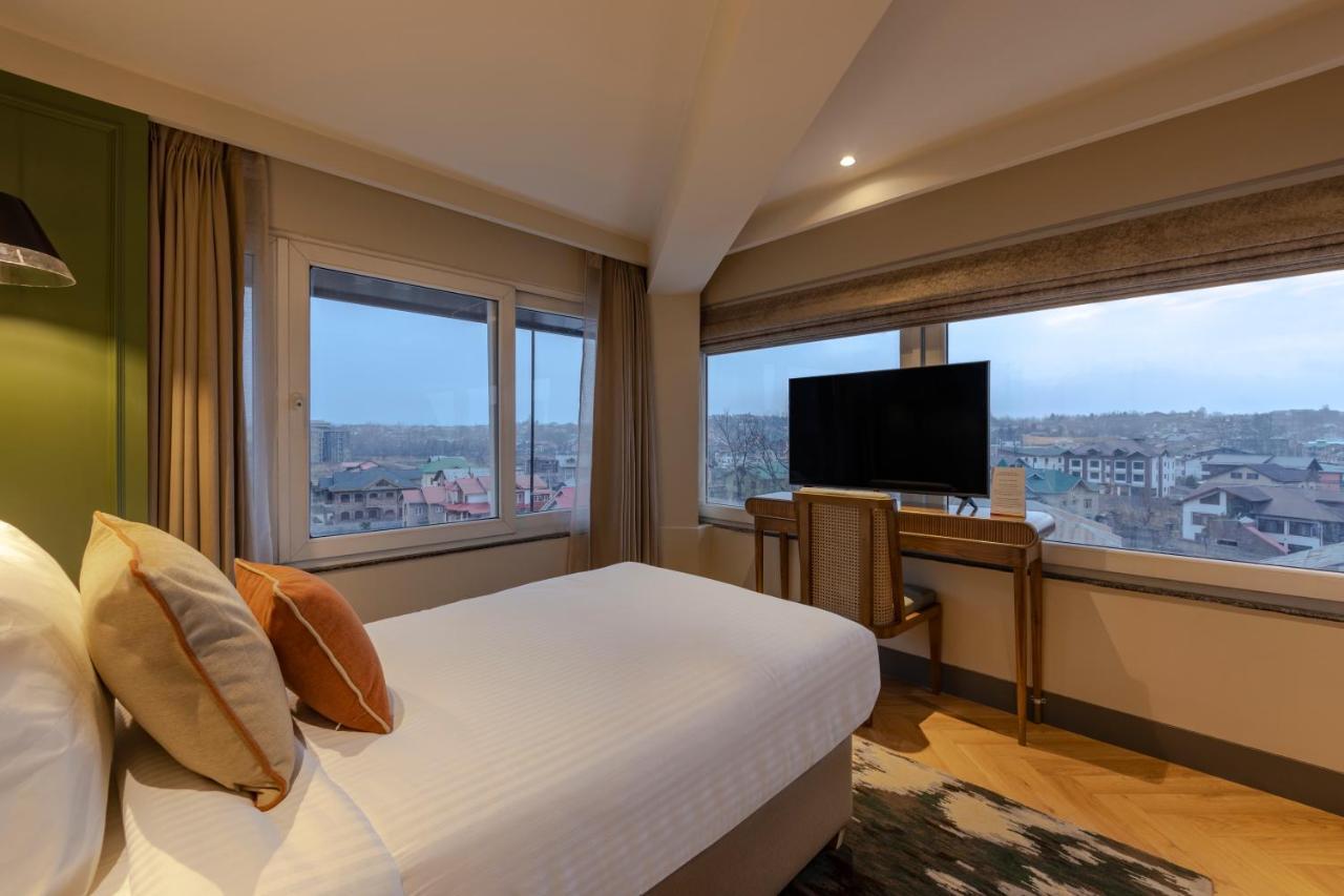Sarovar Portico Srinagar Exteriör bild
