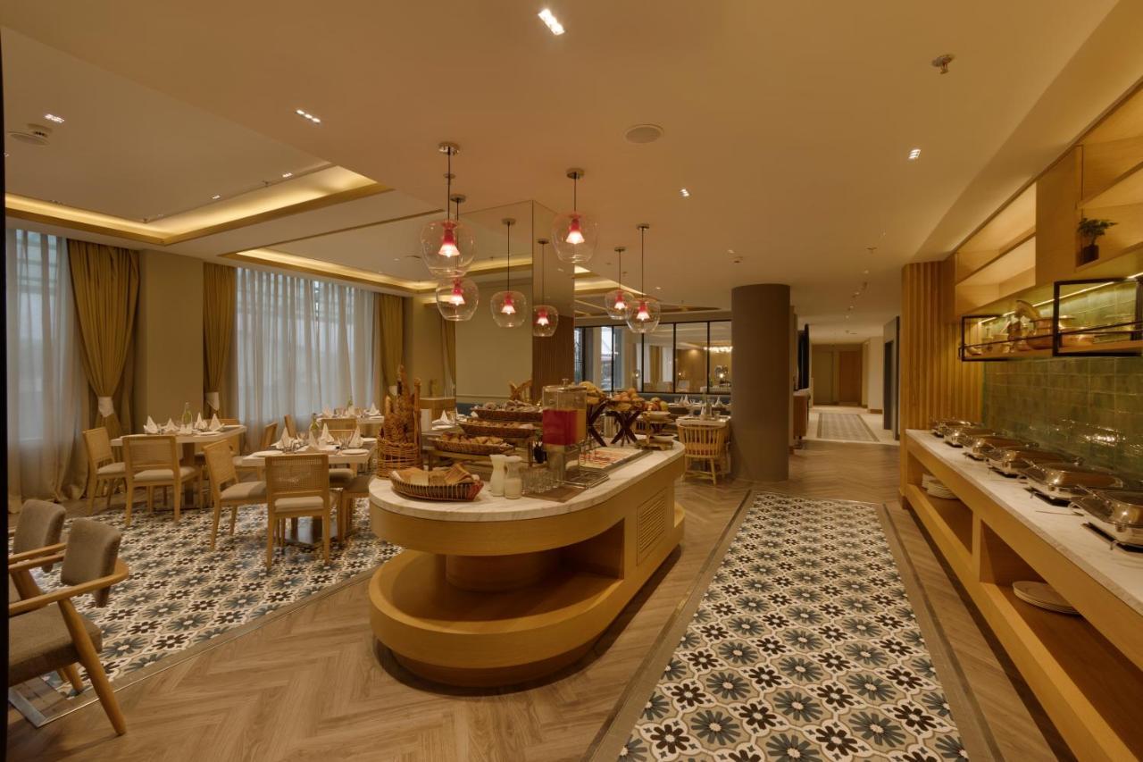 Sarovar Portico Srinagar Exteriör bild